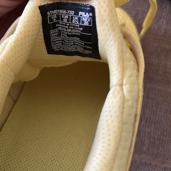 FILA court shoes. Pale yellow. Navy soles. Size 9 - Picture 7 of 7